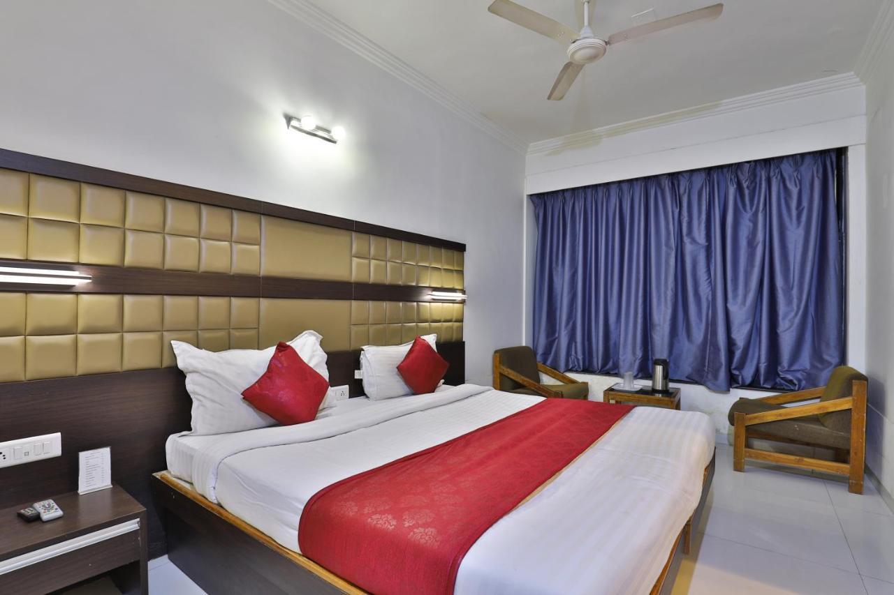 Hotel Park Land Ahmedabad Exterior photo
