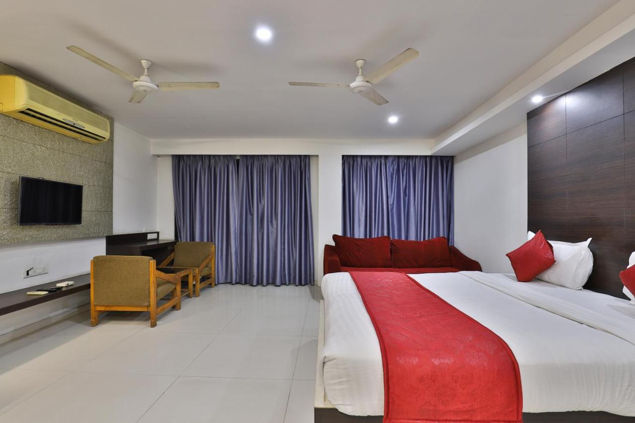 Hotel Park Land Ahmedabad Exterior photo