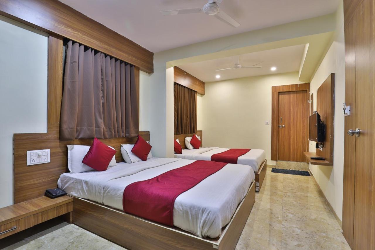Hotel Park Land Ahmedabad Exterior photo