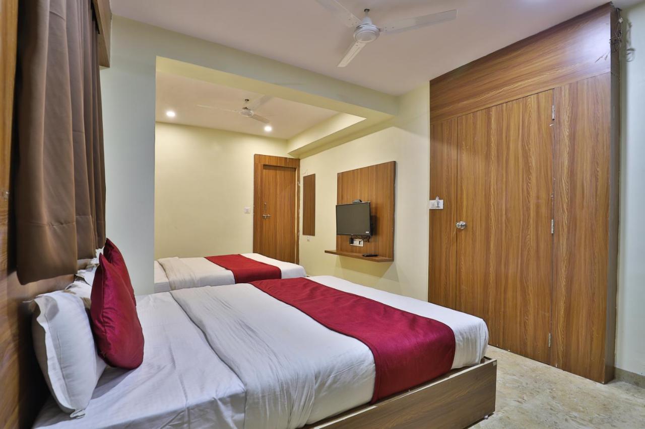 Hotel Park Land Ahmedabad Exterior photo