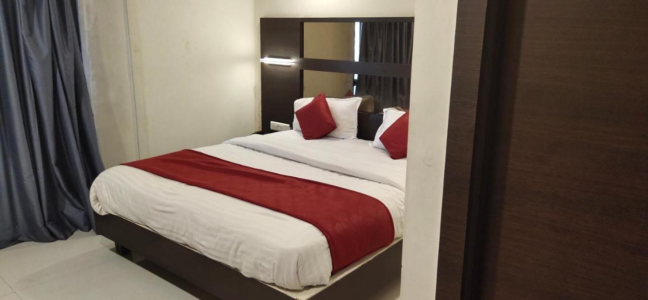 Hotel Park Land Ahmedabad Exterior photo